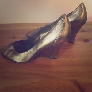 Nine West Bronze wedge Size 8